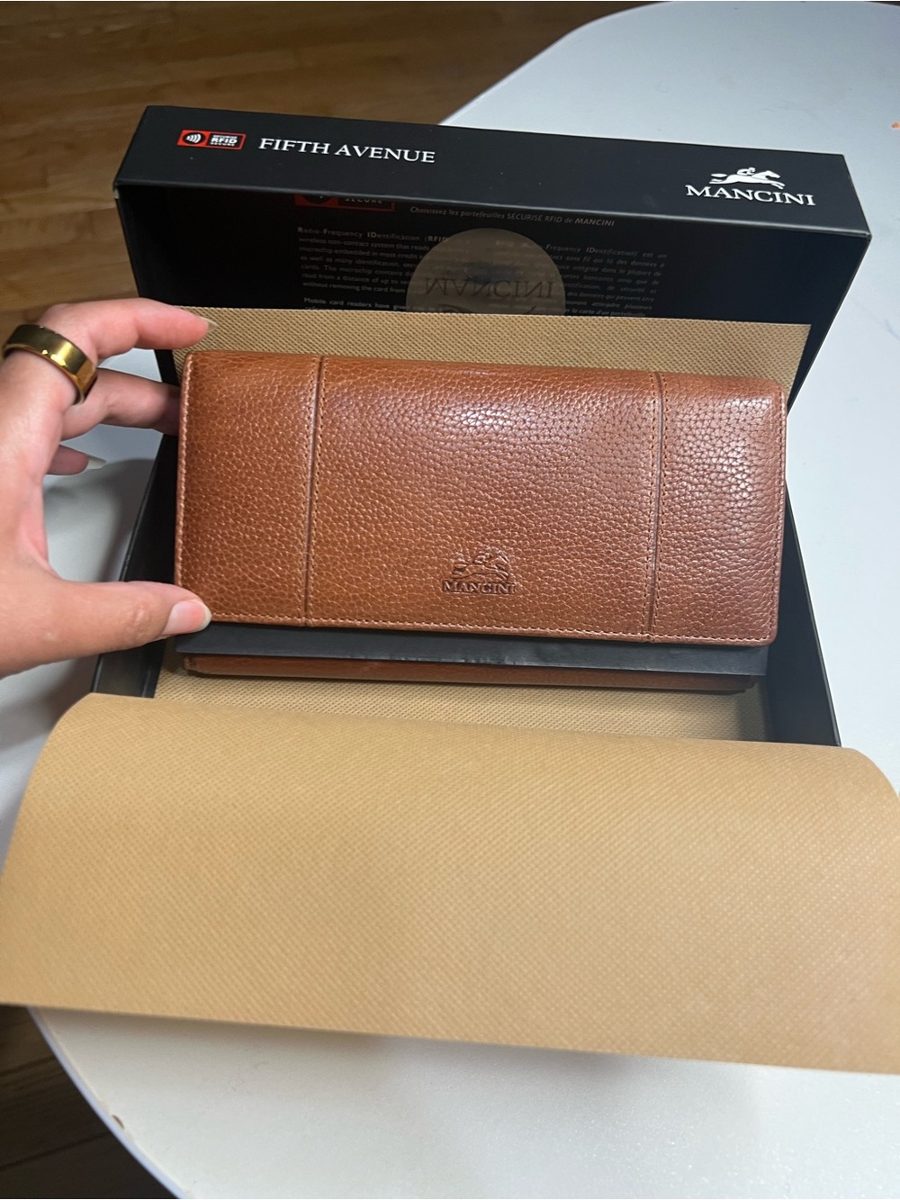 Women’s Leather Wallet in Brown